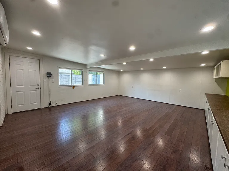 2126 S La Rosa Dr #1 — Photo 9