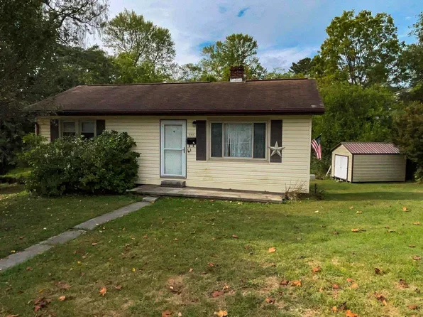 855 S 1st St, Wytheville, VA 24382