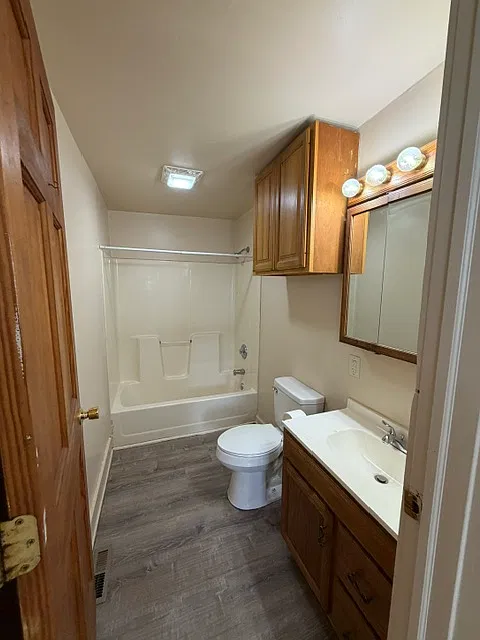 2 bed, $1,050 — Photo 3