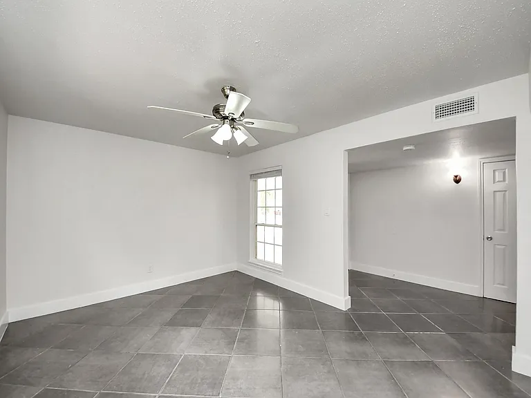 4011 Ebbtide Dr — Photo 28