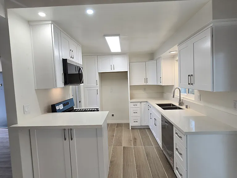 2688 Lake Ave #2690.5 — Photo 11