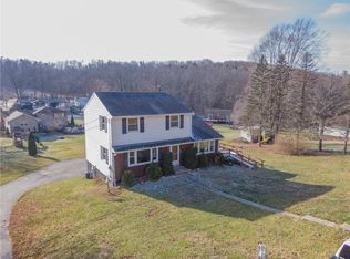 129 Park Dr, Ellwood City, PA 16117