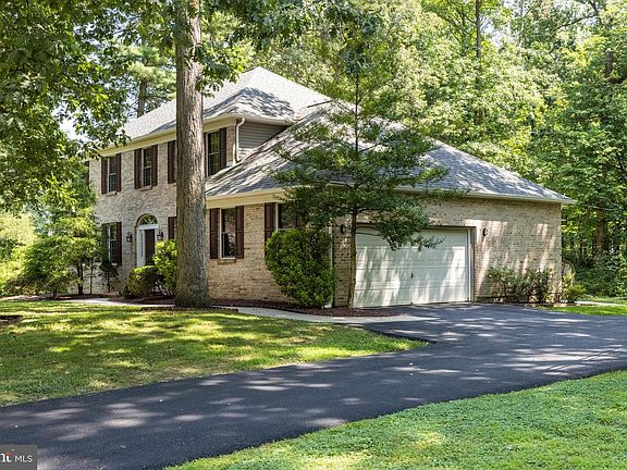 2nd image of 2536 Deepwood Dr