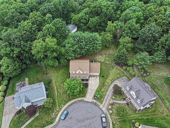 3rd image of 417 Farrington Dr