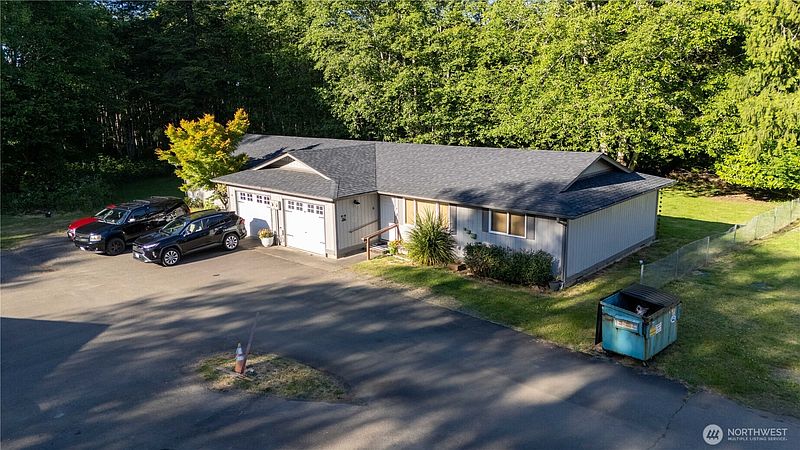 4th image of 106 Garden Hill Road W