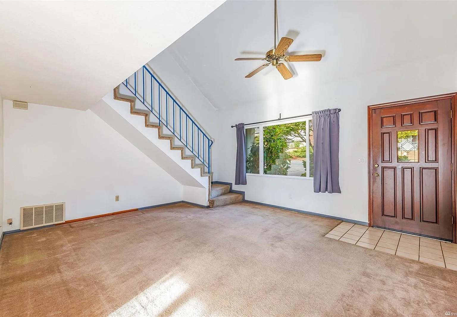 5 bed, 2040 sqft, $3,800 — Photo 4