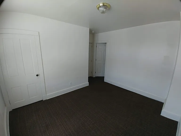 34 E Walnut St #C — Photo 8