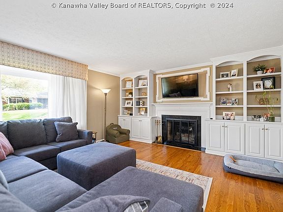 2nd image of 1613 Berkshire Pl