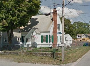 37 Suburban Pkwy, Warwick, RI 02889