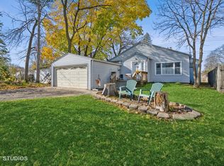 708 Richards St, Geneva, IL 60134