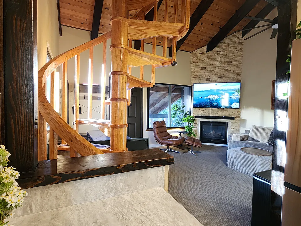 305 Galaxy Ln #8