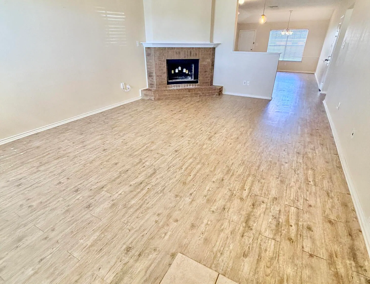 3 bed, 2.0 bath, 1455 sqft, $1,500 — Photo 2