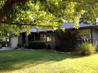 104 N Adams St, Hillsboro, KS 67063