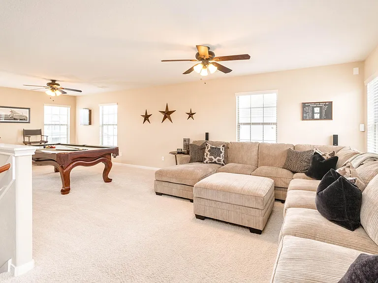 28x13 Huge gameroom