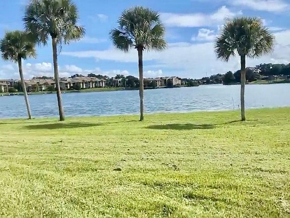 3rd image of 534 Orange Dr APT 25