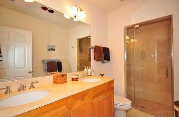 2nd image of 4700 N Kenmore Ave APT 2D