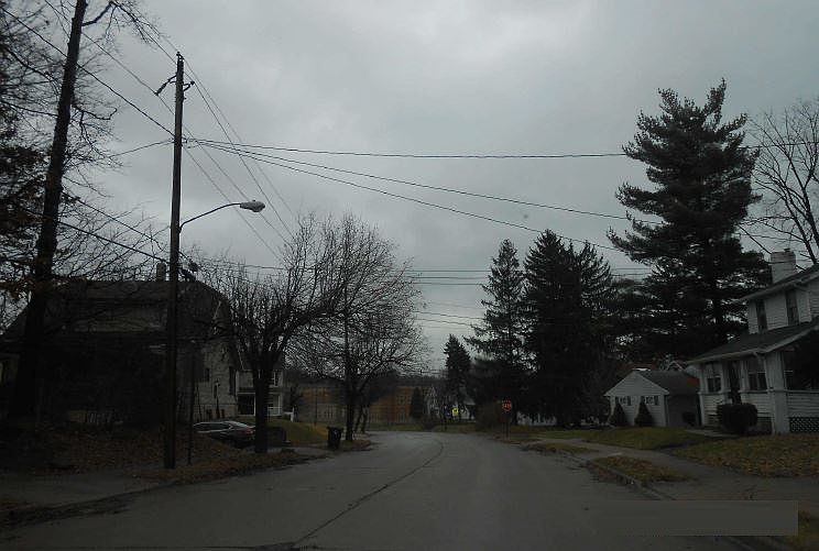 2nd image of 885 Stoner St