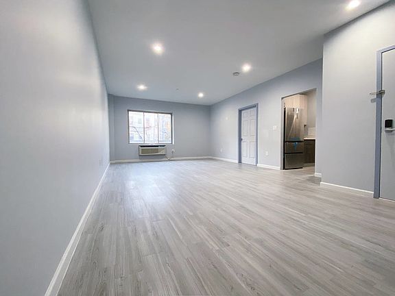 3rd image of 165 Stockholm St #2R