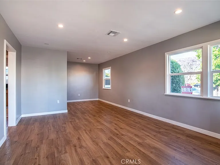 305 N Chevy Chase Dr — Photo 12