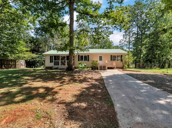 274 Sanders St, Clarkesville, GA 30523
