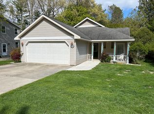 358 N Hancock St, Pentwater, MI 49449