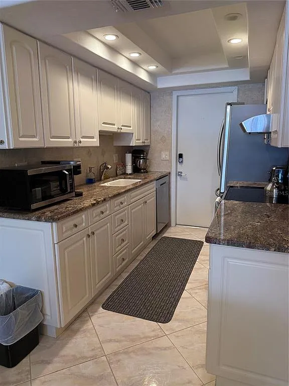 2 bed, 2.0 bath, 1062 sqft, $2,500 — Photo 2