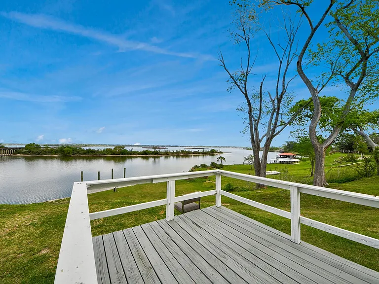 17111 River Rd #C — Photo 3