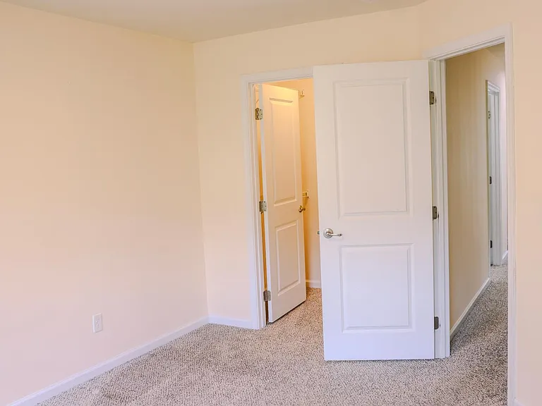 441 Woodbark Ct — Photo 30