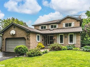 105 Broadview Ave, Whitby, ON L1N2G6