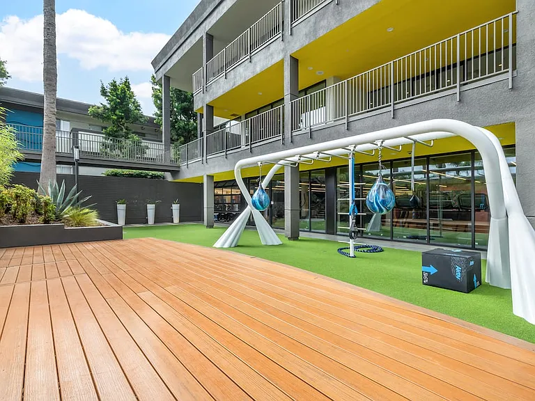 Outdoor fitness strength equipment