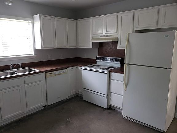 3rd image of 1312 S College Ave