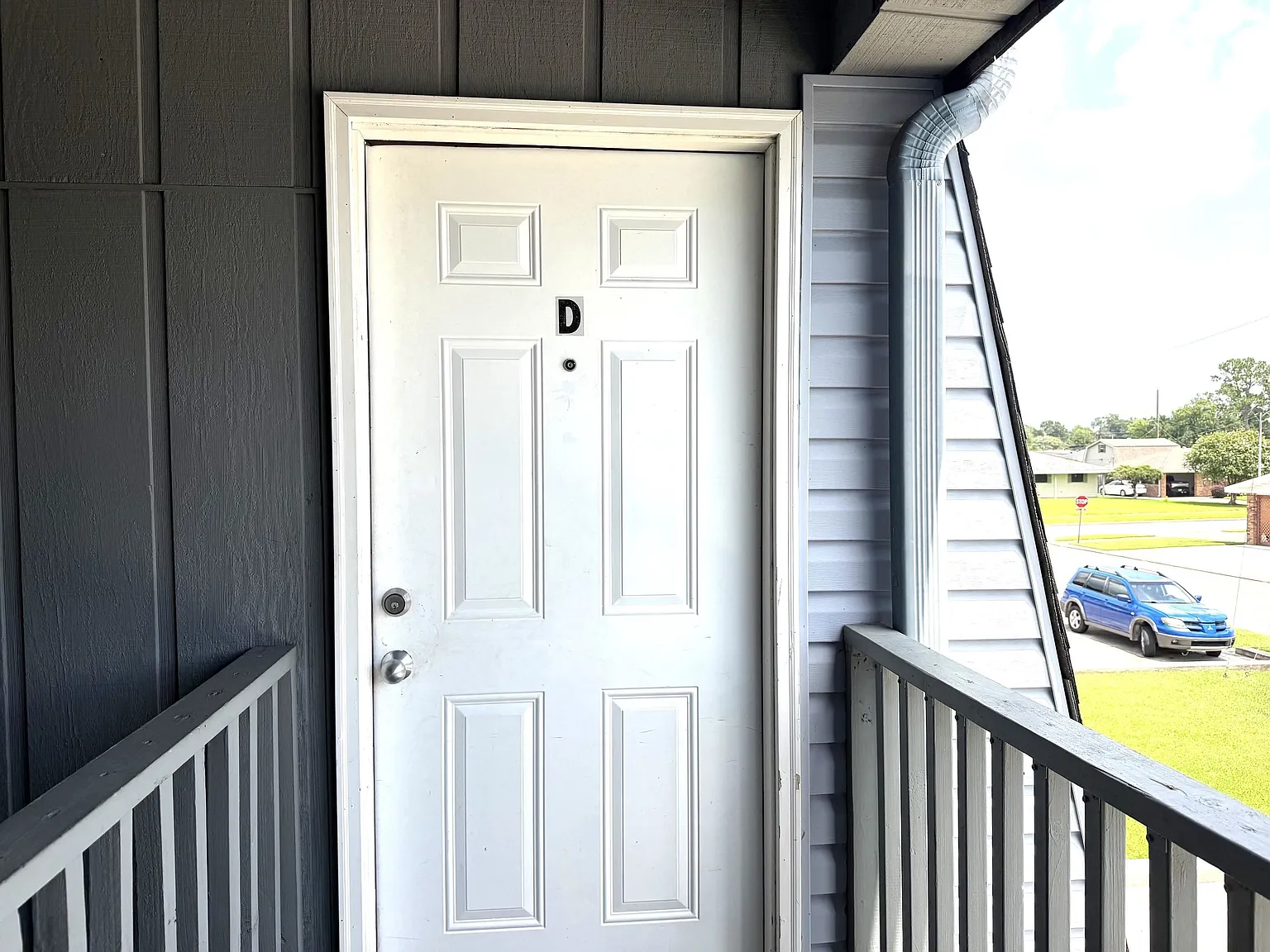 2 bed, 1000 sqft, $1,150 — Photo 2
