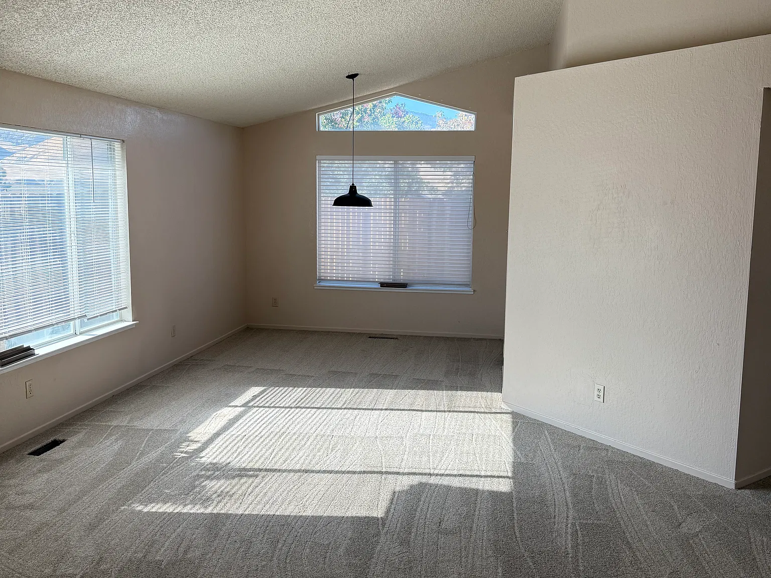 3 bed, 1530 sqft, $2,800 — Photo 3