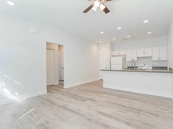 4th image of 1741 S Dandelion St #1