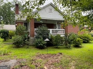 220 Lake Forest Dr, Elberton, GA 30635