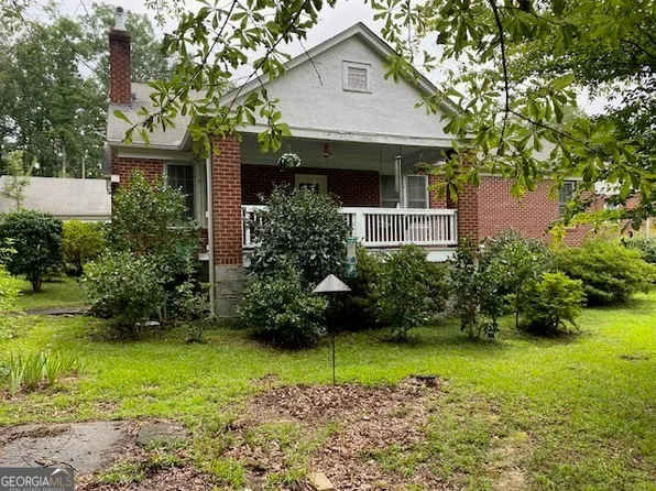 220 Lake Forest Dr, Elberton, GA 30635