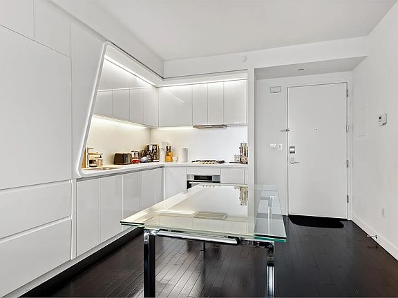 5th image of 123 Washington St APT 44D