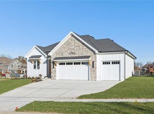 1836 Green Meadow Dr, Liberty, MO 64068