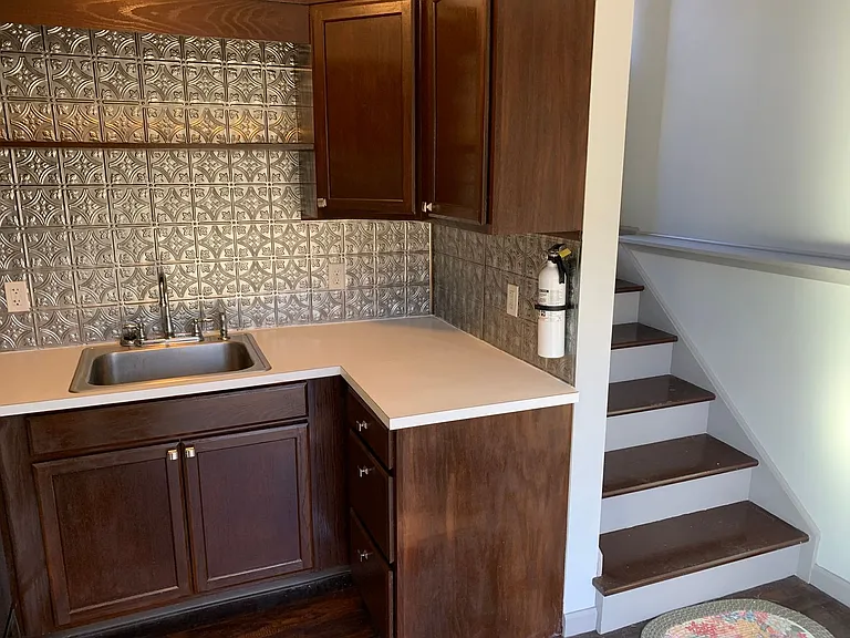 301 W Ghent Rd — Photo 6