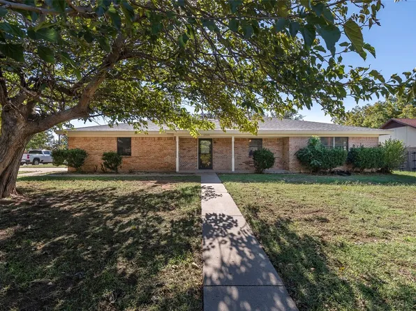 1300 4th St, Granbury, TX 76048