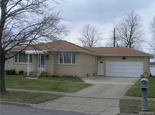 18 Bobby Dr, Depew, NY 14043