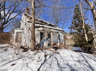 4 Emmans Rd, Ledgewood, NJ 07852