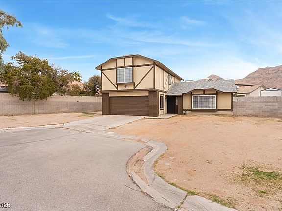 3rd image of 992 Majestic Falls Ln