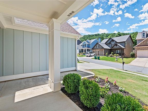 5th image of 419 Mountain Mist Dr
