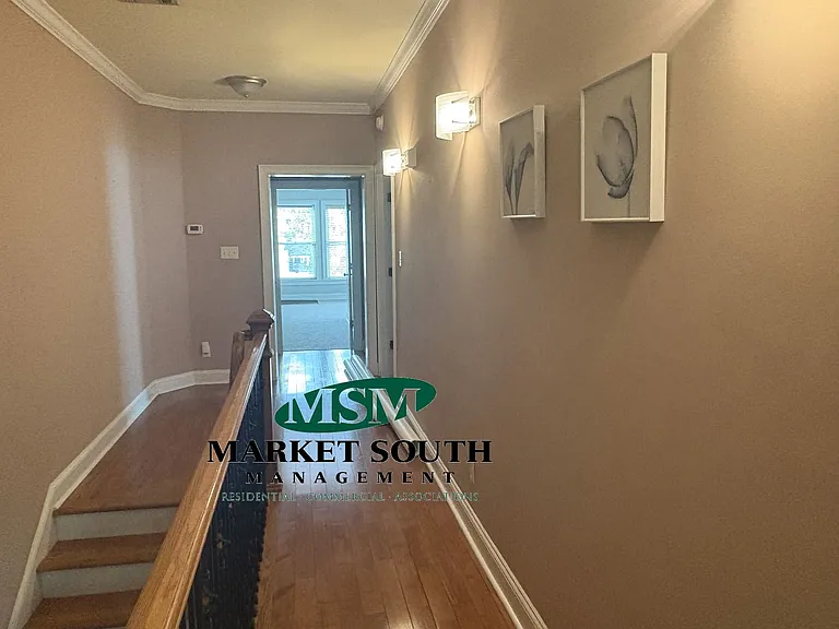 518 W 37th St — Photo 13