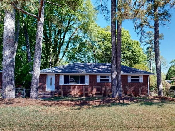 8 Larose Dr SW, Marietta, GA 30060