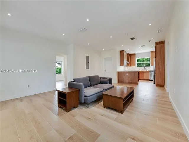 6356 SW 14th St — Photo 11