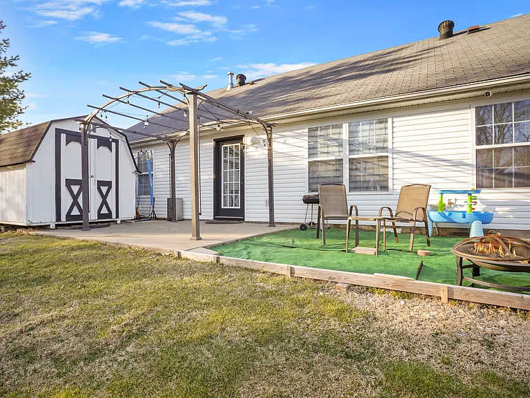 4615 Boardwalk Dr — Photo 7