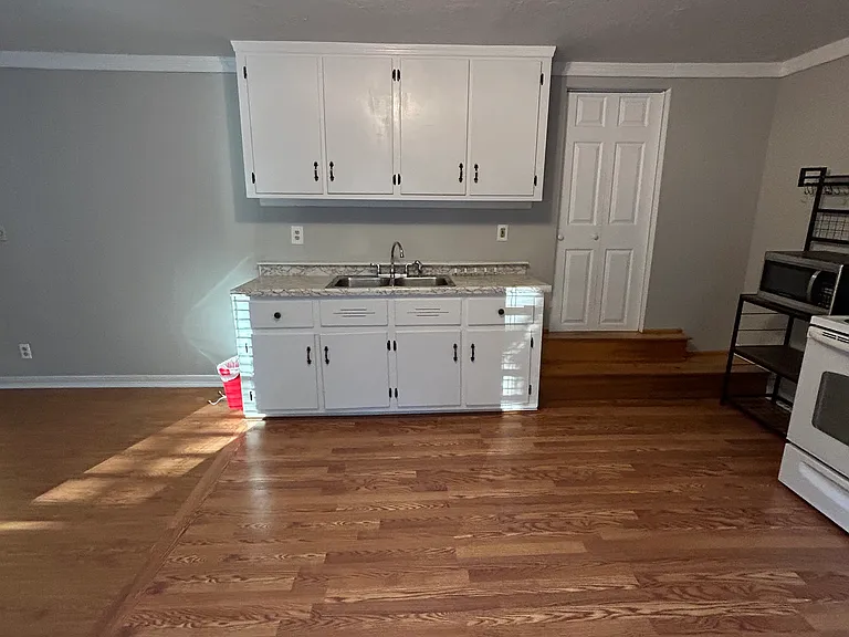303 Milk St #BASEMENT — Photo 13