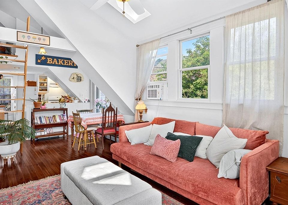 1st image of 4 Highland Rd Suite C